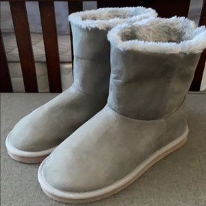 Aeropostale Furry boots